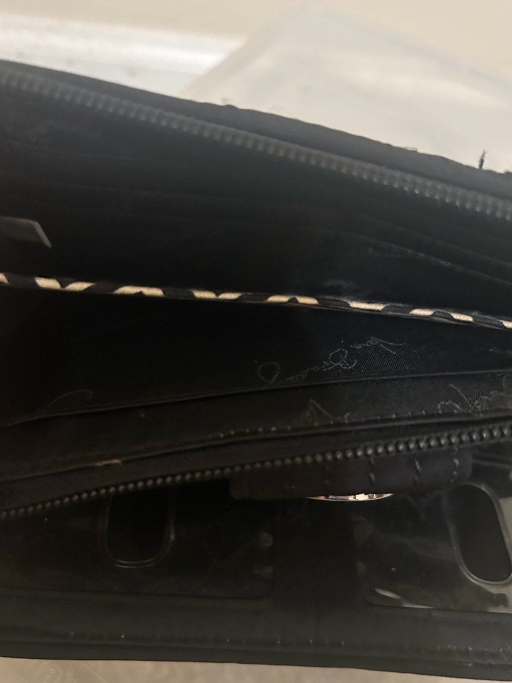 Vera Bradley Black Quilted Tote and Matching Wallet - Picture 7 of 10